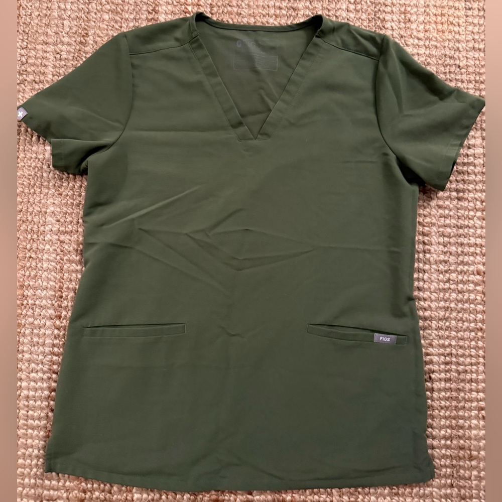 Figs Women’s V-Neck Scrub Top in Olive Green